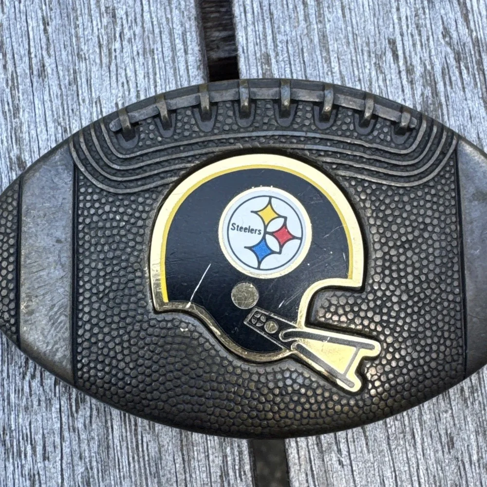 LEE NY 1979 Football Shaped PITTSBURGH STEELERS HELMET Metal BELT BUCKLE Vtg